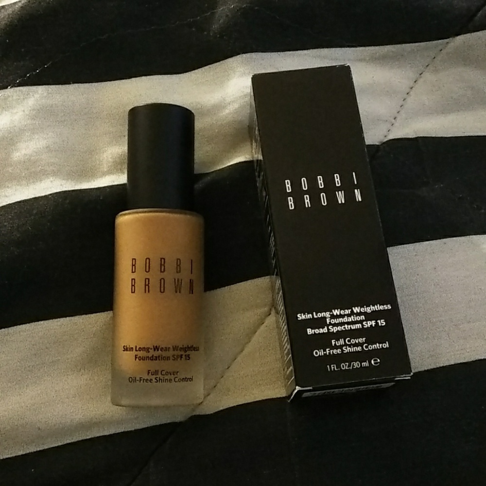 NIB Bobbi Brown Foundation